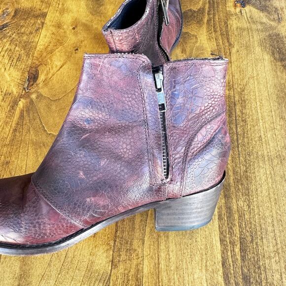 Wolverine Roxanna Booties Leather Size 7 Rose Floral Embossed Brown Runs Small - Picture 3 of 11